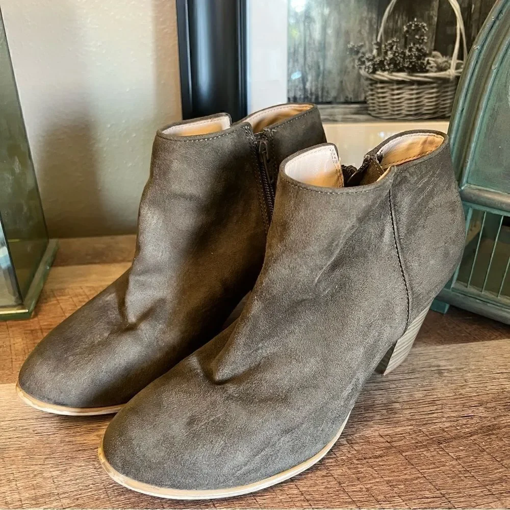 Green Old Navy Sueded Ankle Boot for Women 9